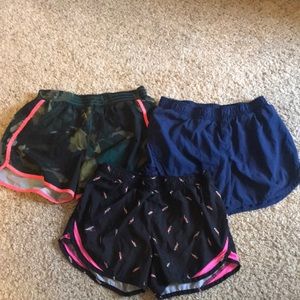 OLD NAVY Active three pairs girls athletic shirts size XL 14 VGUC